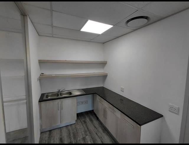 666M² OFFICE TO LET IN MAGALIESSIG